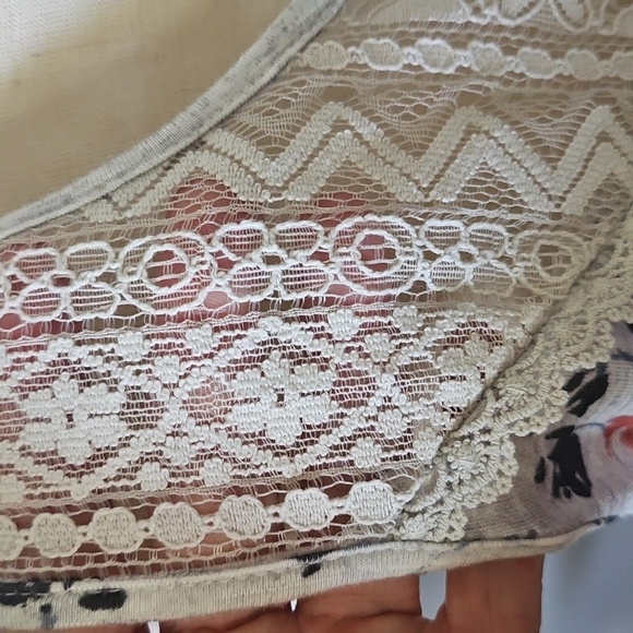 Maurices Floral Lace Trim Women's Tank Top NWT - Picture 7 of 14